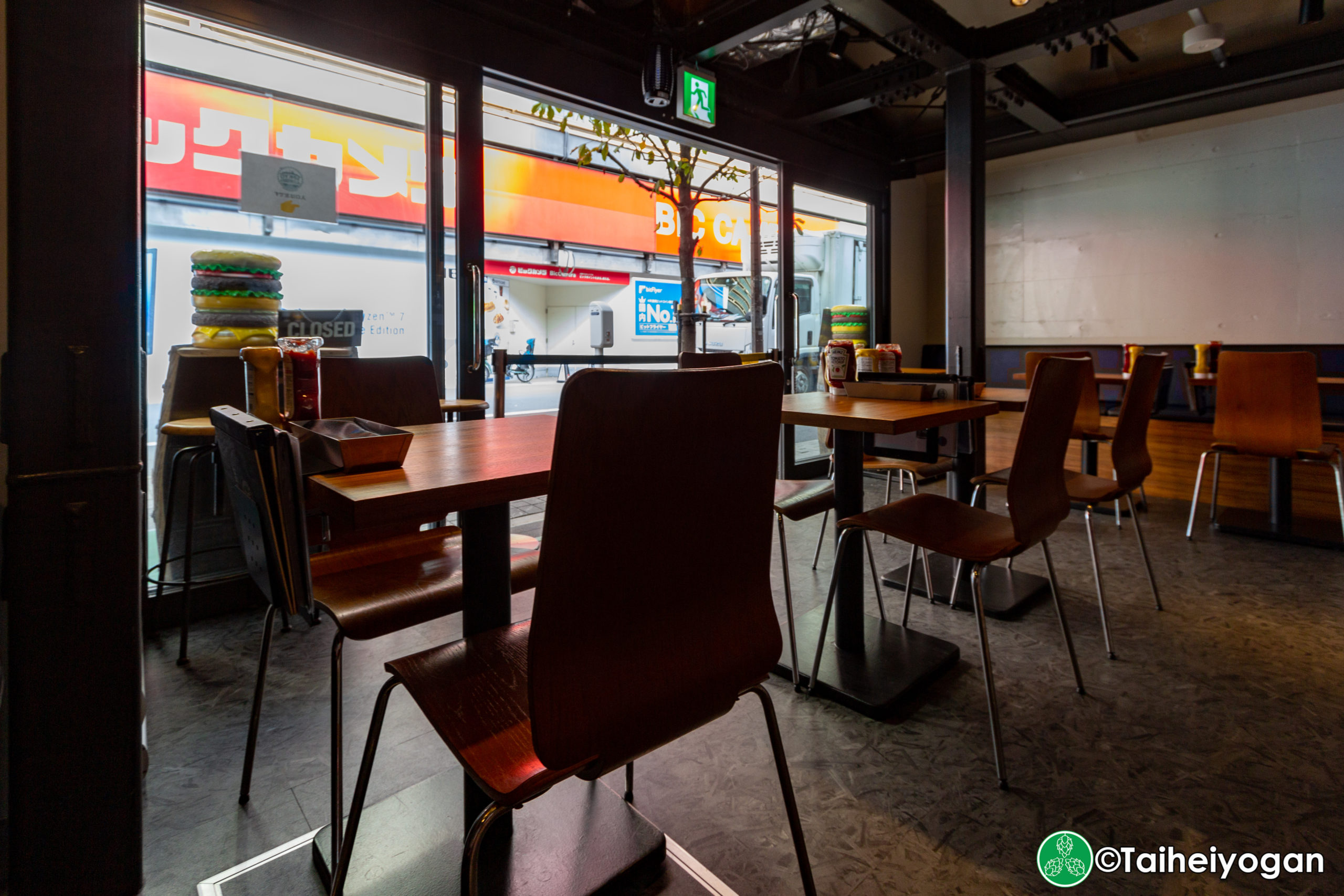 Tokyo Aleworks Station Taproom Yurakucho (TASTY) - Interior - Dining Area - Table Seating