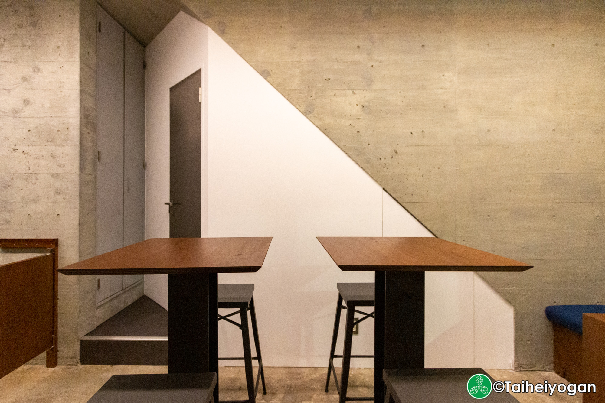 WR. Gakugeidaigaku 学芸大学 - Interior - Table Seating