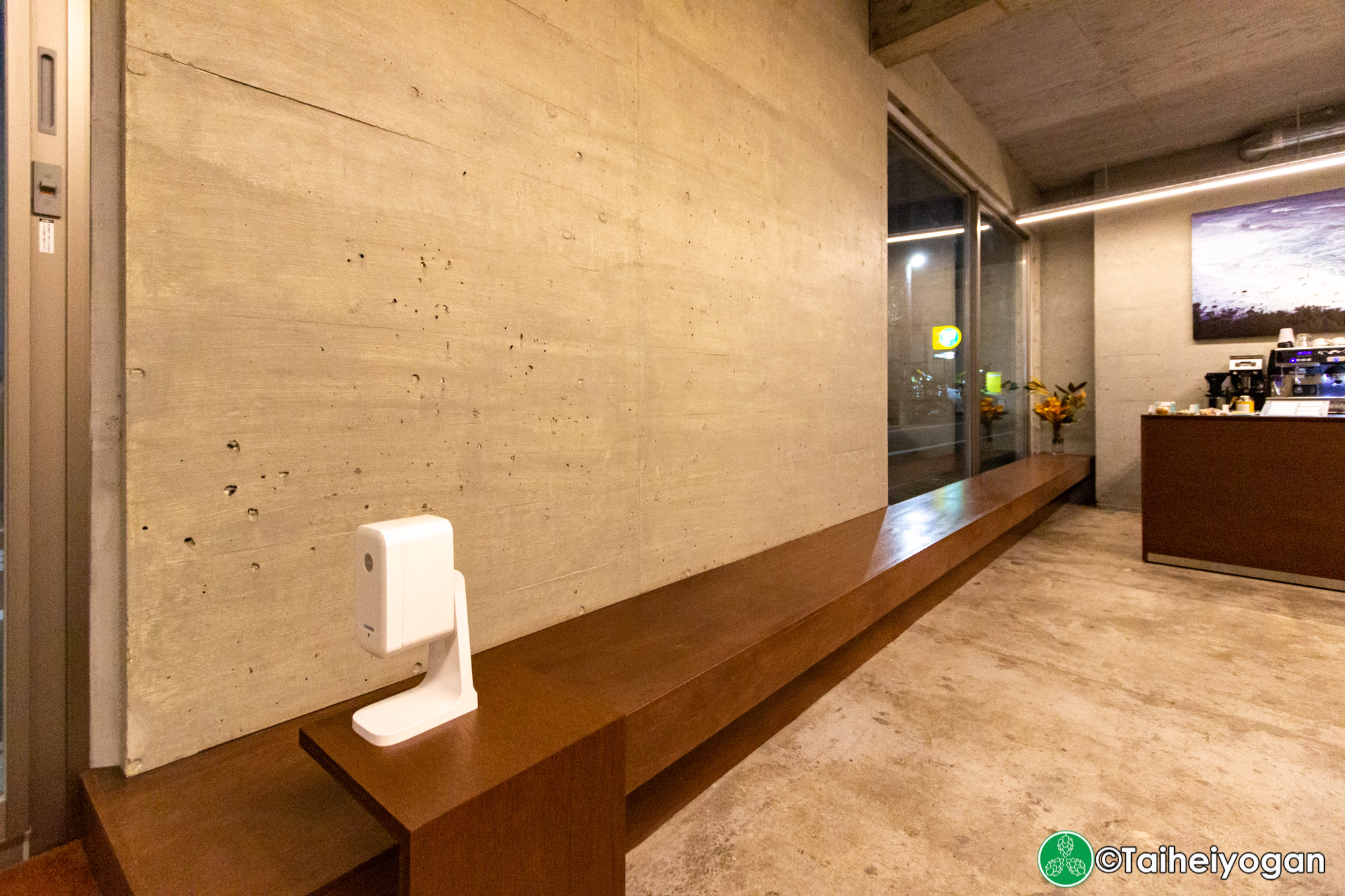 WR. Gakugeidaigaku 学芸大学 - Interior - Bench Seating