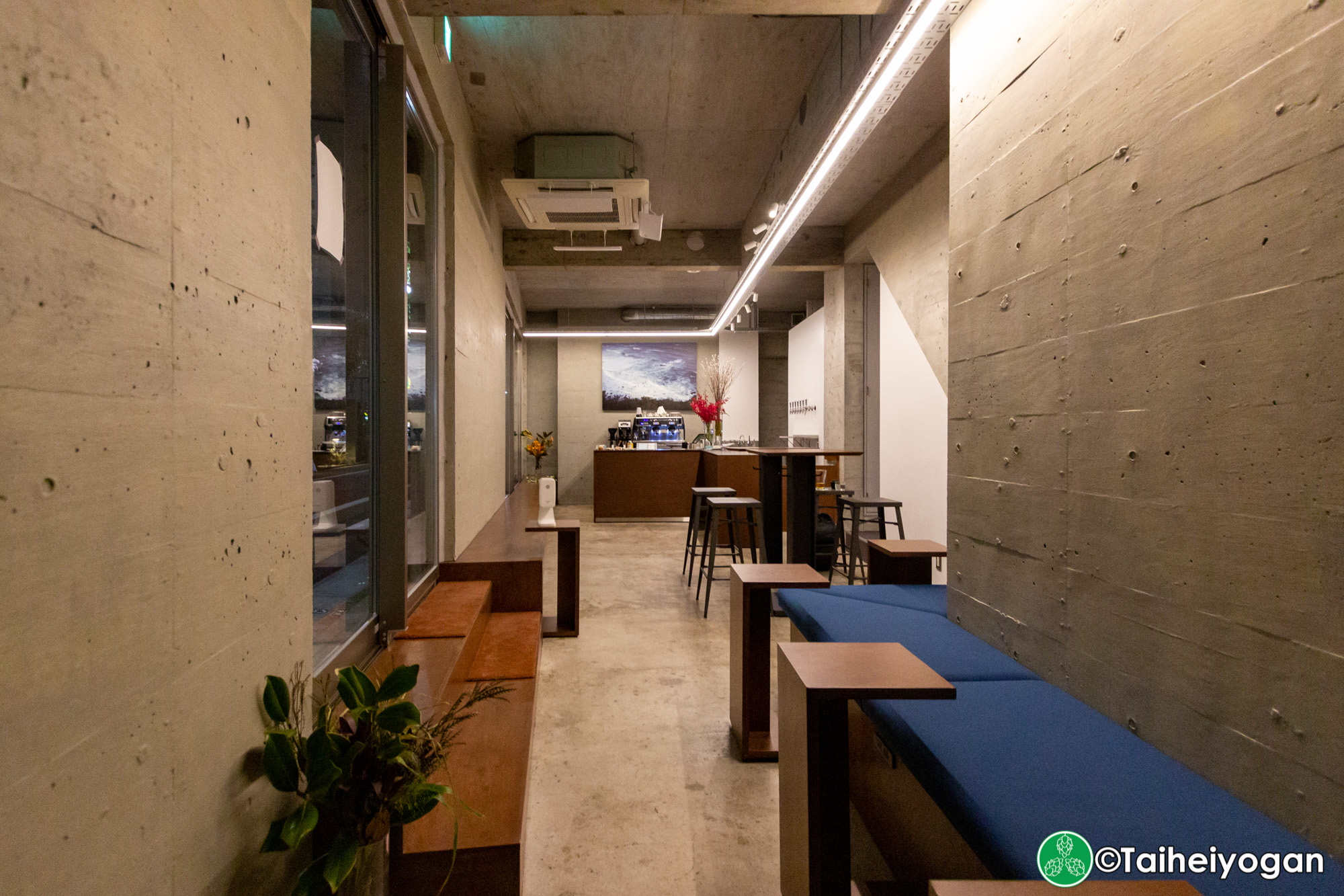 WR. Gakugeidaigaku 学芸大学 - Interior - Bench Seating