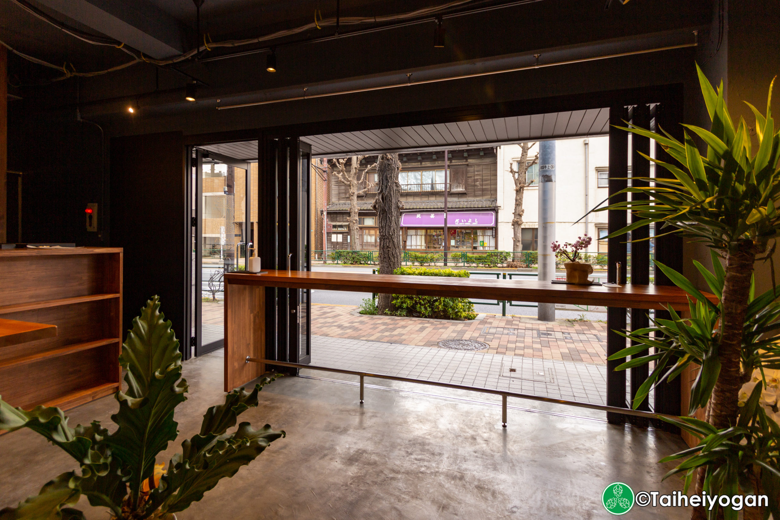 Inkhorn Brewing - Interior - Standing Area